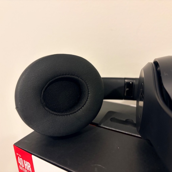 BEATS by Dre Solo3 wireless - Picture 4 of 7